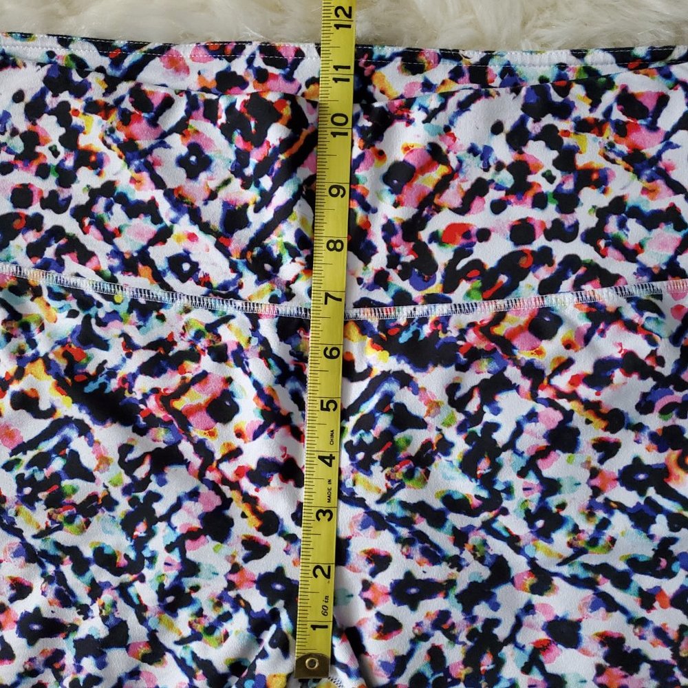 Athleta High Rise Watercolor Chaturanga Capri Leggings Size XL - Picture 14 of 15